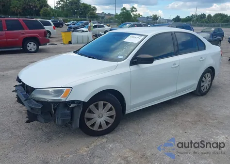 2015 Volkswagen Jetta 2.0L S z USA, uszkodzony, nr VIN 3VW2K7AJ3FM410135